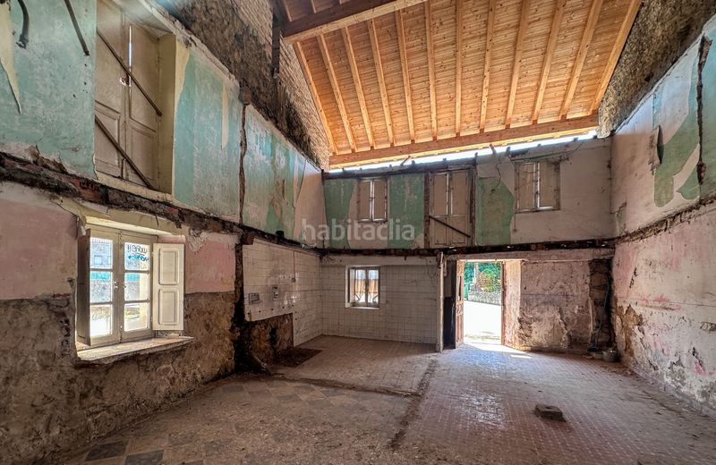 Foto a1d53f5e-fd77-4856-9800-127cd2ae28d4. Casa aparellada a Castañeda