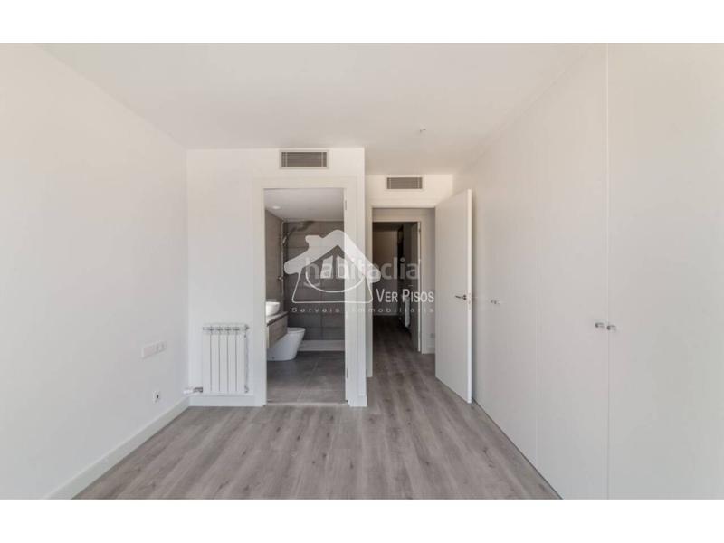 Foto 57f0217f-66b4-4aa6-b2a0-9dd75962f068. Ático atico en venta en centre en Eixample Nord Girona