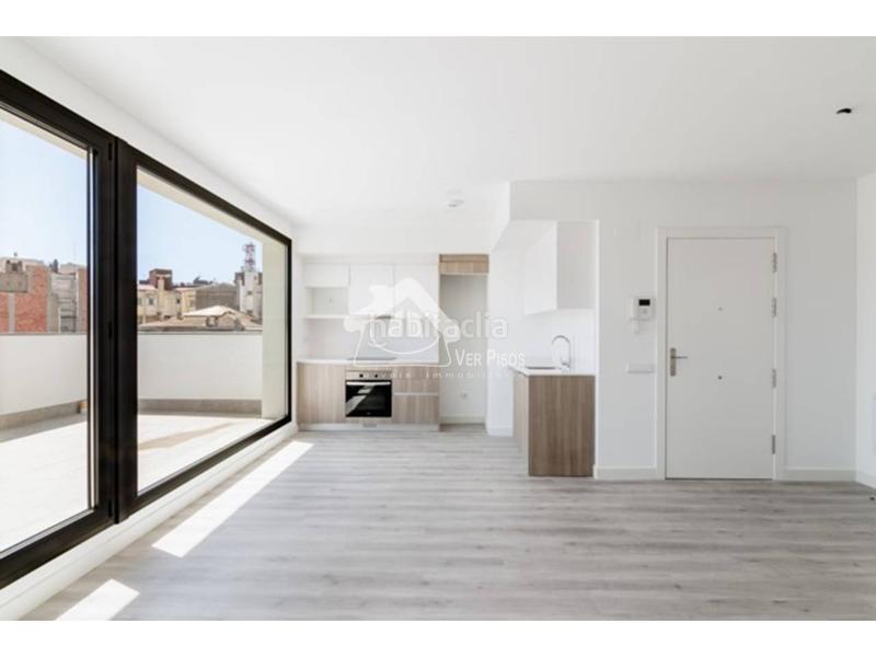 Foto 633a9e7c-2a92-4e16-8c6c-1d286d261cb1. Ático atico en venta en centre en Eixample Nord Girona