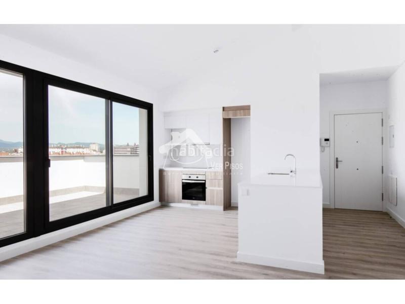 Foto d48dcded-7766-4c25-86a3-3b8a92985ece. Ático atico en venta en centre en Eixample Nord Girona