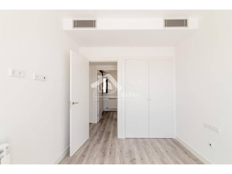 Foto f915f1f4-4b79-4ef8-b5b7-57b42ab79efb. Ático atico en venta en centre en Eixample Nord Girona