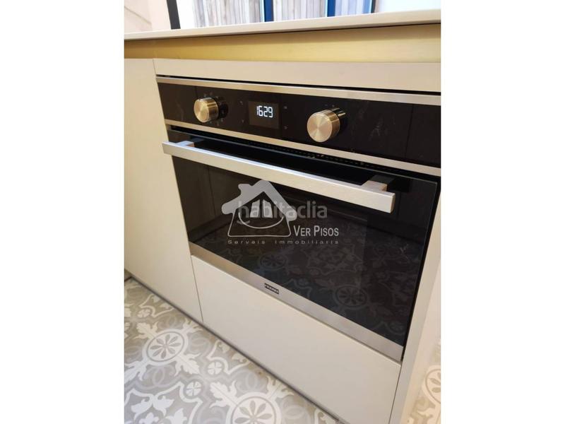 Foto 03a4bf3e-372b-4d3e-b330-f06002067ac1. Piso Casagemes centre en Casagemes Badalona