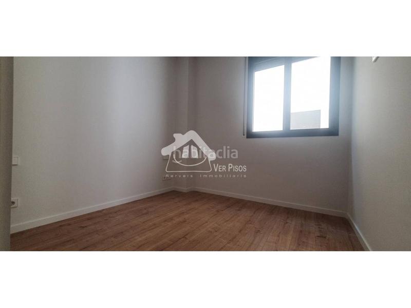 Foto 3ee3cc6f-2bf3-44ca-bfc0-83a26ba388f2. Pis amb calefacció aparcament a Poblenou Barcelona