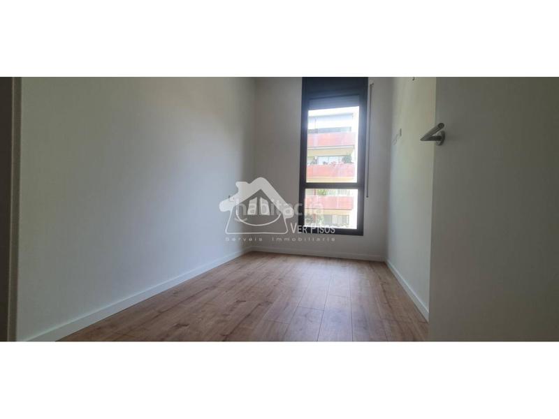 Foto 689788eb-bc8b-4b21-86e9-ed938c06f7ae. Pis amb calefacció aparcament a Poblenou Barcelona