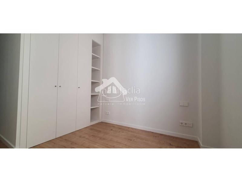 Foto b1ee6775-5c73-474f-9b6b-af54a03d9e31. Pis amb calefacció aparcament a Poblenou Barcelona