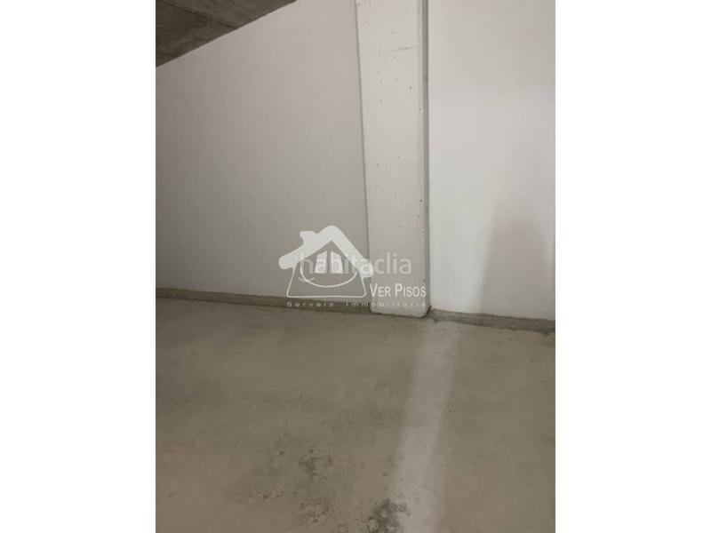 Foto ee89f23c-2e95-4fc9-ad40-13011c666603. Pis amb calefacció aparcament a Poblenou Barcelona