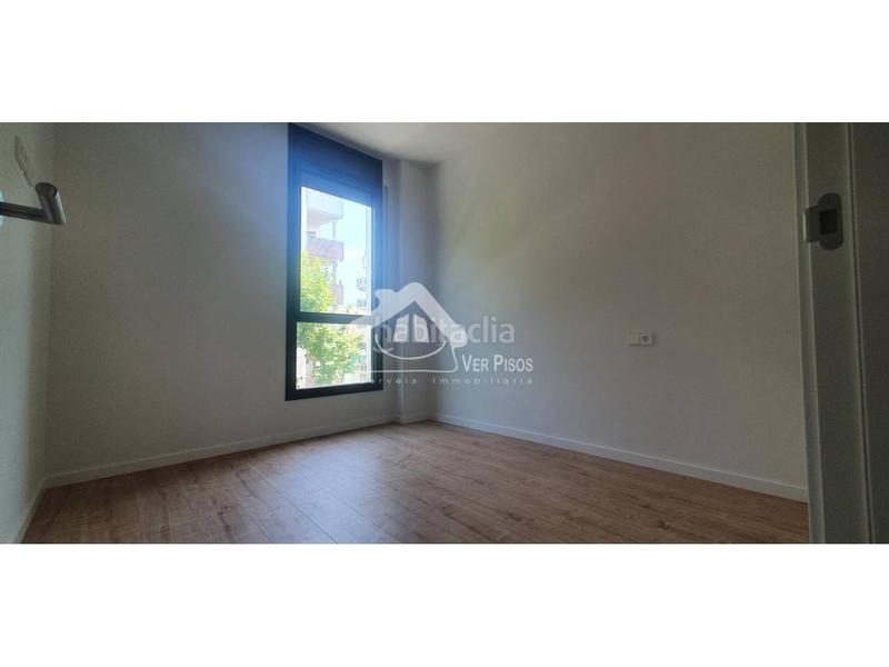 Foto fb4639b5-5c67-4136-a40b-11f91a53c5dc. Pis amb calefacció aparcament a Poblenou Barcelona