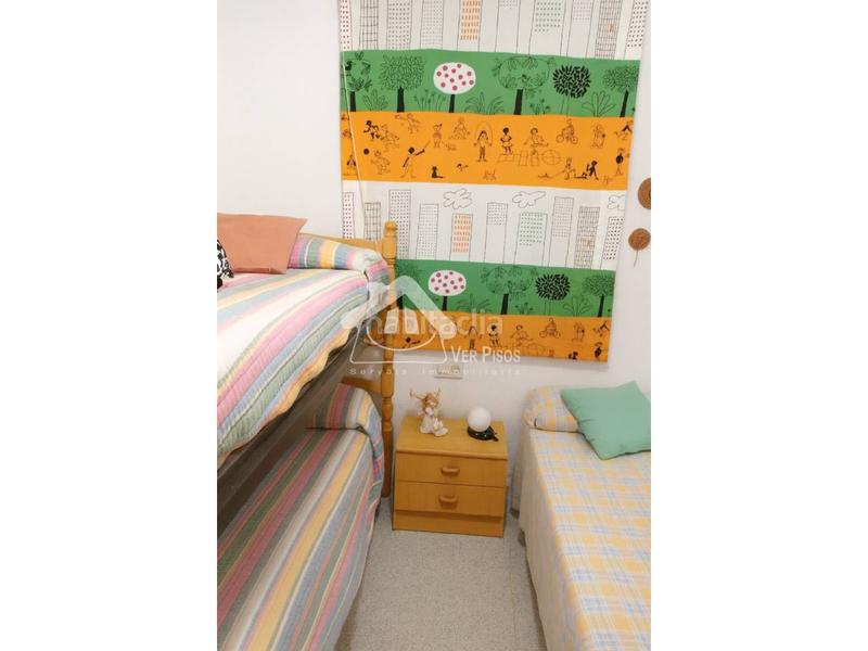 Foto f2fe94dc-faa3-4f2c-9663-8d39d9396112. Flat with heating in Centre Pineda de Mar