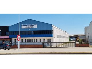 Nave industrial en Vic 17. Nave industrial de 1200 m2 en venta en taradell