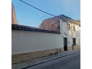 Casa pareada  De la vila. Casa de pueblo en venta