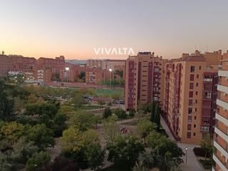 Pis  Rutilo. Piso exclusivo con balcón , 3 dormitorios  garaje y trastero en