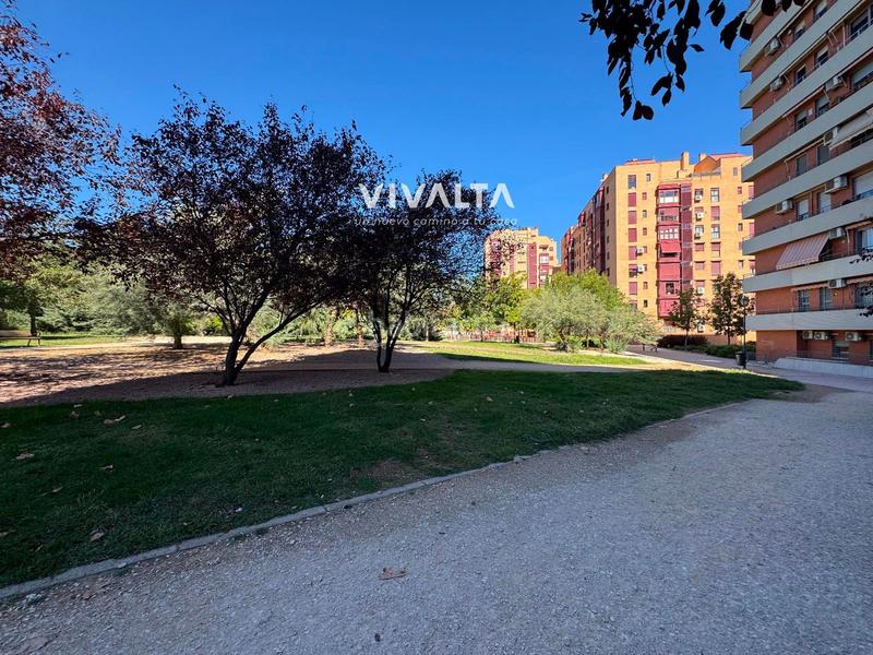 Foto c73c9dc0-c4c1-434e-9806-17700c3fc983. Etagenwohnung mit heizung parking in San Fermín Madrid