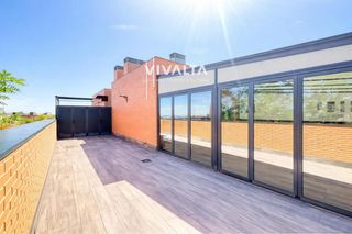 Lloguer Àtic  Aguado. Fantástico piso de 3 dormitorios en urbanización privada con pis