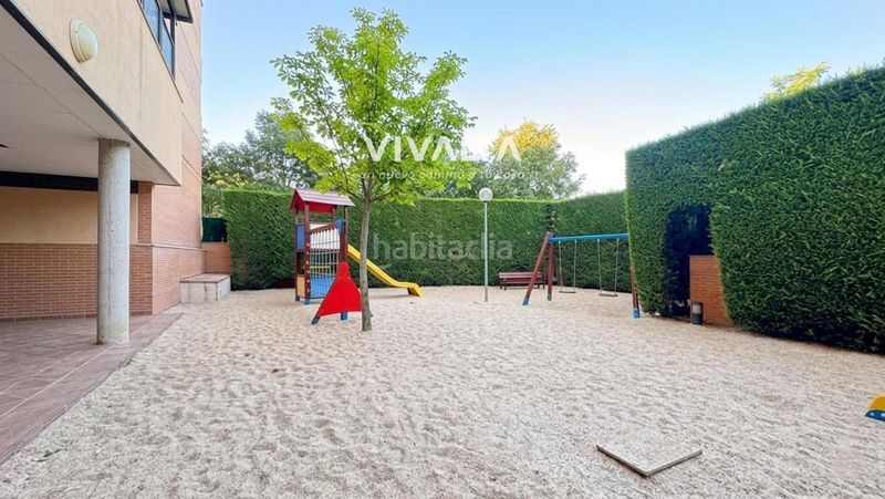 Foto bbc55ab9-4c50-436b-b3e9-75ba99f38813. Pis amb calefacció aparcament piscina a Los Rosales Madrid