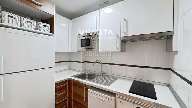 Foto dd2d5354-2275-4648-8619-7c6f7cd8b0eb. Pis amb calefacció aparcament piscina a Los Rosales Madrid