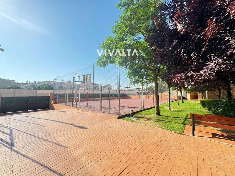 Foto fb508228-f385-4137-a6f1-a19783810081. Pis amb calefacció aparcament piscina a Los Rosales Madrid