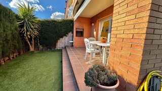 Maison jumelée à Els Tallats - Mas Olivé. Chalet adosado esquinero con gran jardín en vilafortuny