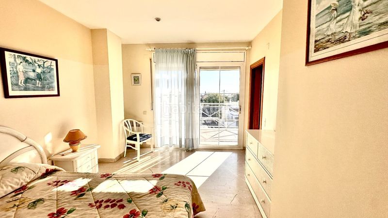 Foto 3f760494-3253-4134-a9c9-01c1a7c56e13. Casa adossada amb calefacció aparcament piscina a Cambrils