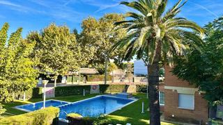 Maison jumelée à Jardins de Vilafortuny - Mas d'en Bosch. Chalet adosado en venta en avenida vilafortuny