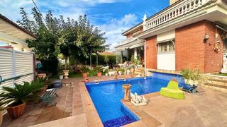 Haus in Nardos 5. Casa o chalet independiente en venta en montroig