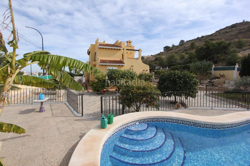 Foto d31c2710-64c8-4bc2-aefe-479e9b2cd1d4. Xalet a Pueblo Acantilado-Lanuza Campello (el)