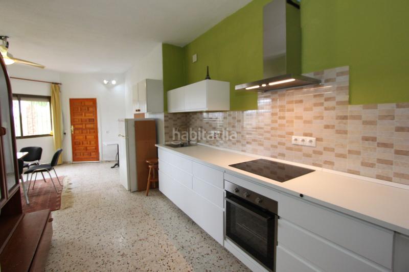 Foto 2f713f94-7a5d-4315-96fc-a73443780cef. Xalet a Pueblo Acantilado-Lanuza Campello (el)