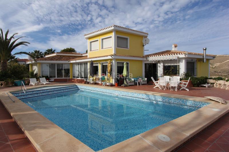 Foto 4790132b-8cb1-4600-9ce5-e592e2ac37f7. Xalet a Pueblo Acantilado-Lanuza Campello (el)