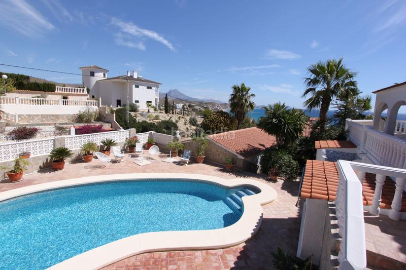 Foto b4d195a3-0de2-4df7-b0ec-ec18c9442b51. Chalet in Pueblo Acantilado-Lanuza Campello (el)