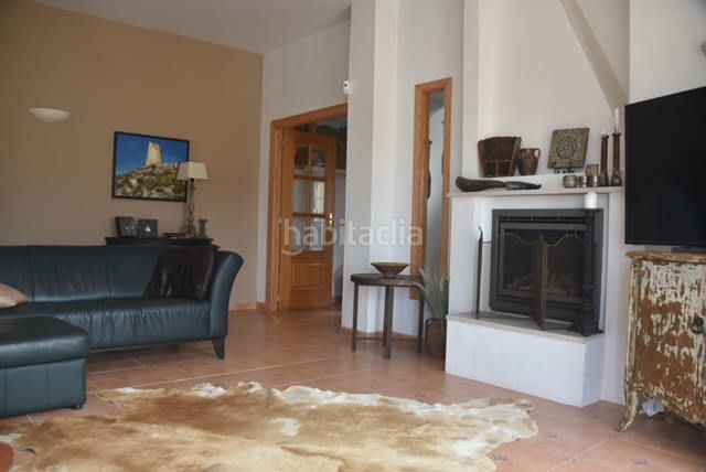 Foto e9324de2-5466-4bd6-b00b-7df2dc21bfcd. Xalet a Pueblo Acantilado-Lanuza Campello (el)