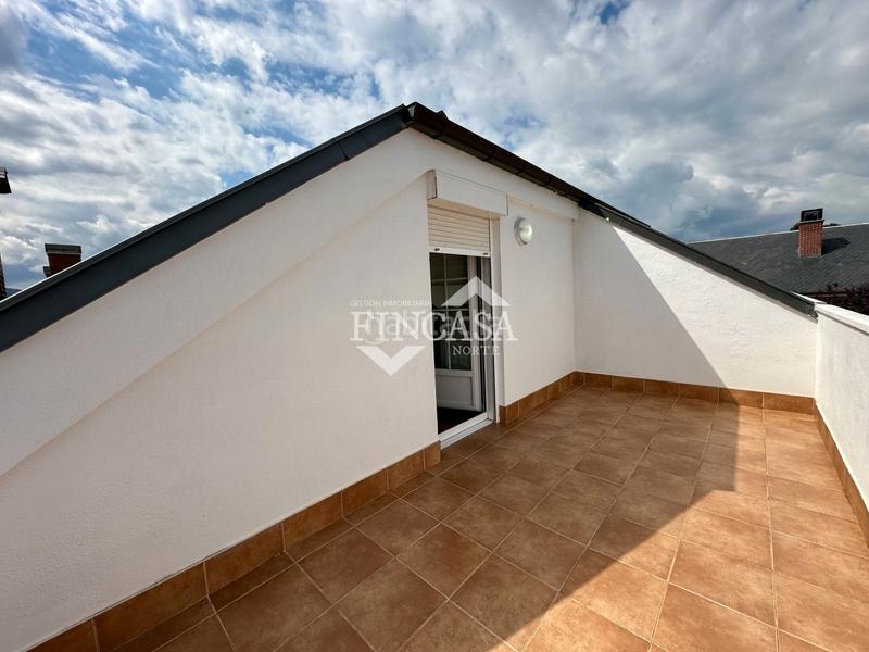 Foto 4eb0e320-0d07-4919-9c9f-4eabb09c6176. Maison jumelée avec chauffage parking piscine dans El Puntal Laredo