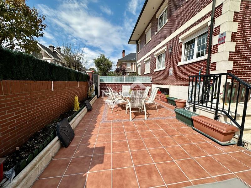 Foto b66e70ce-5ae6-493d-b390-b9b0c33ae37f. Maison jumelée avec chauffage parking piscine dans El Puntal Laredo