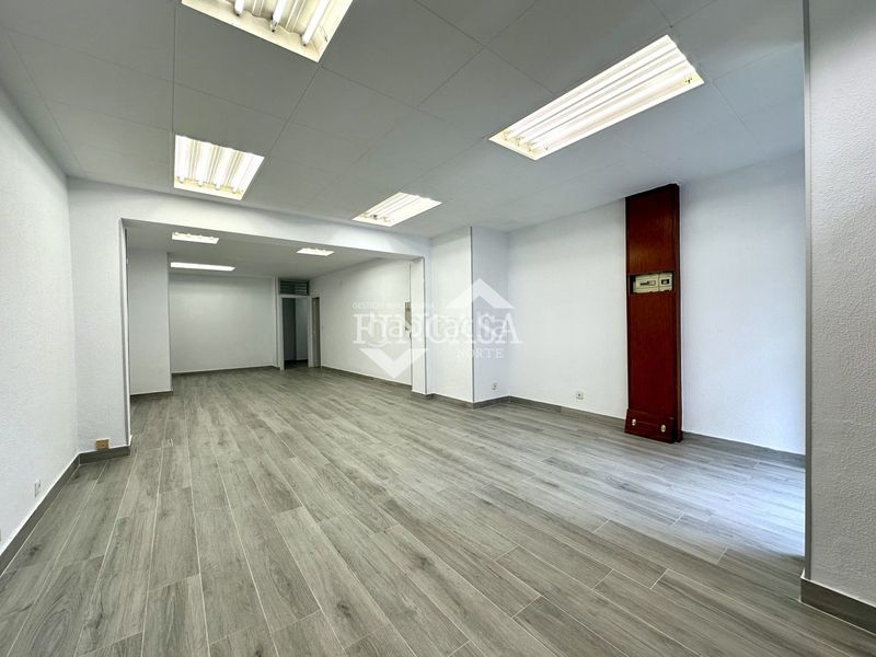 Foto fcaff8ea-7db5-4aae-8aa4-6fcb6a8c0ab4. Lloguer local comercial a Centro Laredo