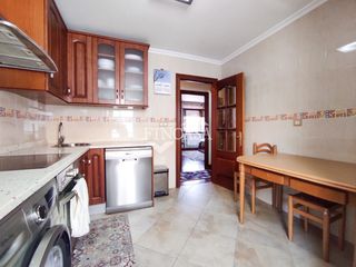 Rent Flat  Calle el tinaco. Piso céntrico de dos habitaciones con garaje y trastero en alqui
