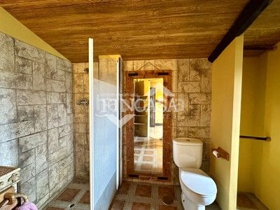 Foto abbda10e-4e09-42e0-9c91-076d546e3bae. Casa amb xemeneia calefacció aparcament a Meruelo