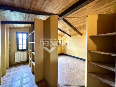 Foto b33a3361-25dc-4b50-9be9-b3f7763b3782. Casa amb xemeneia calefacció aparcament a Meruelo
