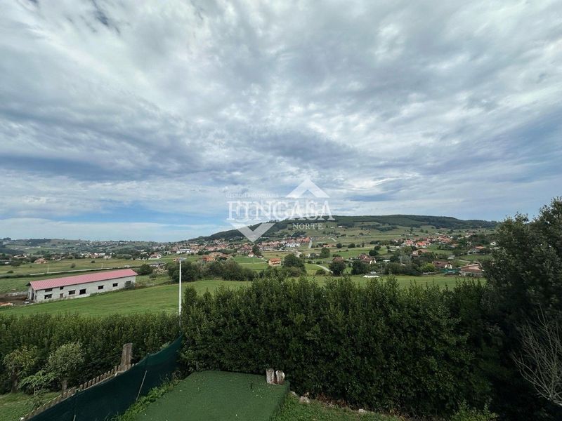 Foto f318ed64-09f2-49aa-bcf2-f8436f9e8469. Casa amb xemeneia calefacció aparcament a Meruelo