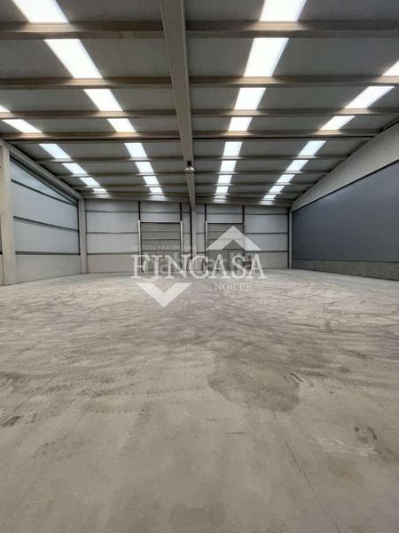 Foto d8f72f32-bc71-4eb3-b3ee-a33016271d77. Location bâtiment à usage industriel dans Bárcena de Cicero