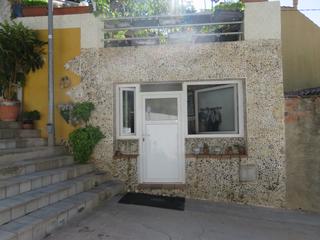 Casa adossada  Pujada torre ponsa. Casa situada en centro urbano