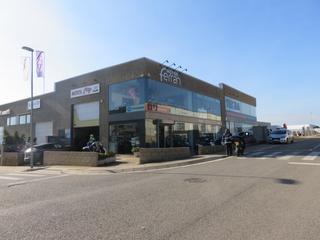 Nau industrial  Carrer del transport. Nave con negocio en funcionamiento