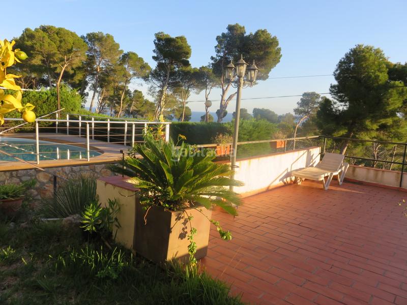 Foto 8ecad783-10f5-4b3c-928a-e25df36b5549. Casa aparellada a carrer pirineus 94 a l´Estartit poble Estartit