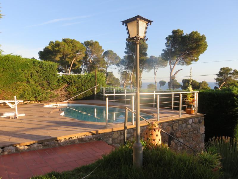 Foto fcf71c1d-b2ec-46c5-b309-9912c9b73bed. Casa aparellada a carrer pirineus 94 a l´Estartit poble Estartit