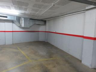Aparcament cotxe  Carrer figueres. Parkings torroella de montgri