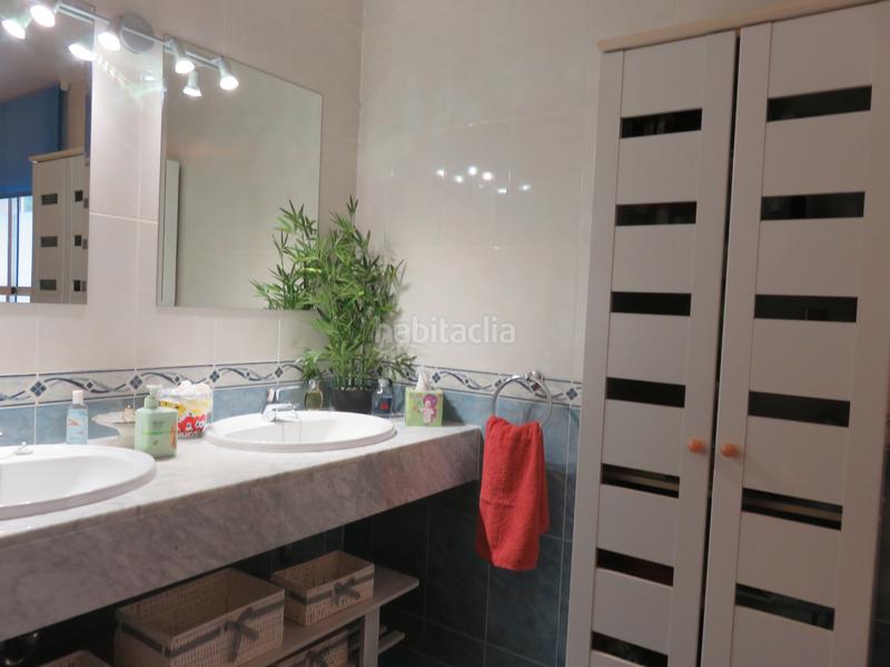 Foto 5d3e7702-380e-41be-a54a-2ea7c2d948f4. Casa a schiera con parcheggio piscina in l´Estartit poble Estartit