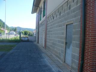 Local commercial à MACORRA (LA)