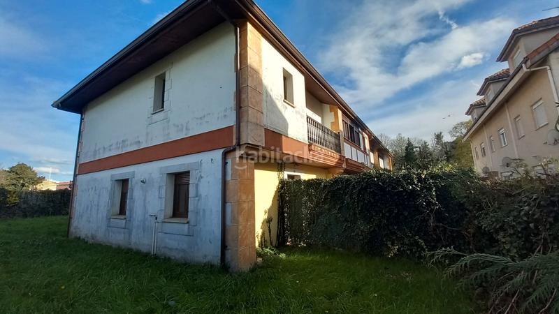 Foto 5fc383f2-a746-4187-94eb-c6a428cf8914. Casa adosada adosado en esquina en Reocín