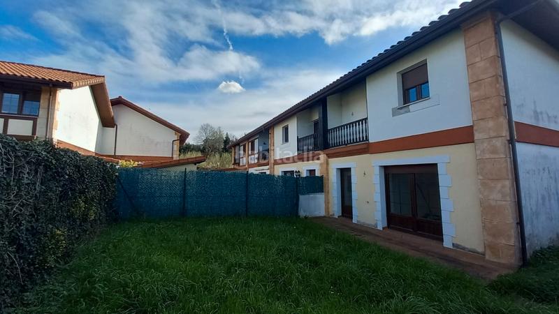 Foto ef0cb8d6-7969-49b4-8b66-7699615089e4. Casa adosada adosado en esquina en Reocín