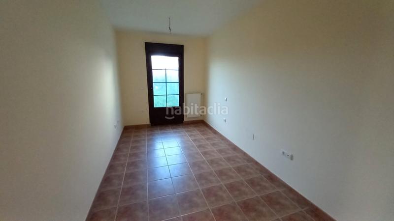 Foto f08e0b42-cc5b-4ca4-bd33-7f59b7cd7c79. Casa adosada adosado en esquina en Reocín