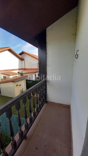 Foto f92e15a1-6ba4-45cb-8476-1145669618d5. Casa adosada adosado en esquina en Reocín