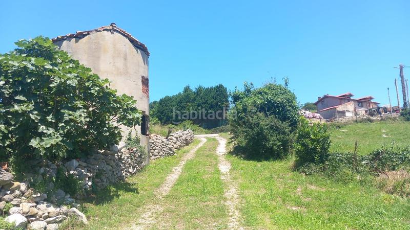 Foto 34b7e8f3-6bd9-47a0-a8e2-aacd8942e147. Casa  con terreno en en Santillana del Mar