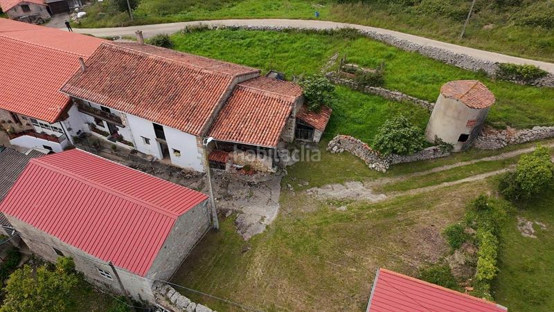 Foto 4b3f3f17-7dcc-4c98-b27d-51231f53d090. Casa  con terreno en en Santillana del Mar